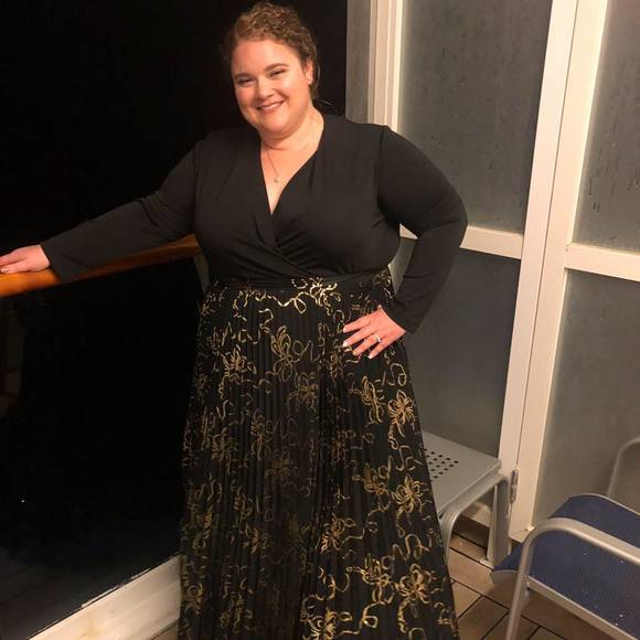 Meet your Posher, Alexandra - Picture 1 of 1